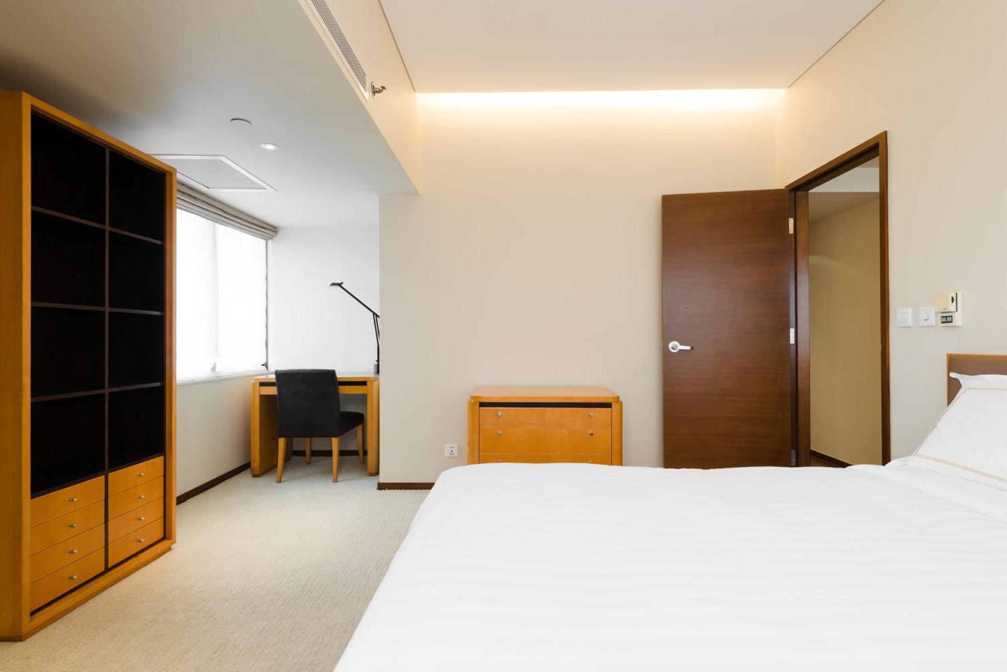 Shanghai Centre Serviced Apartment Экстерьер фото