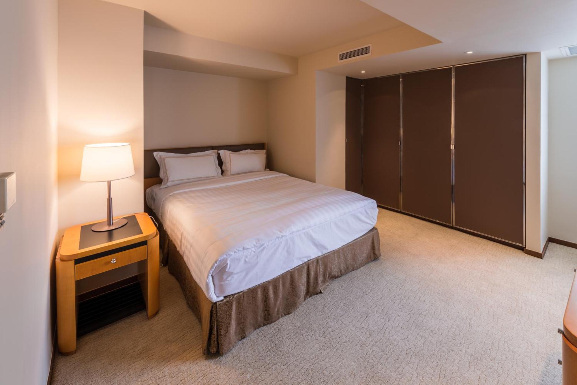 Shanghai Centre Serviced Apartment Экстерьер фото